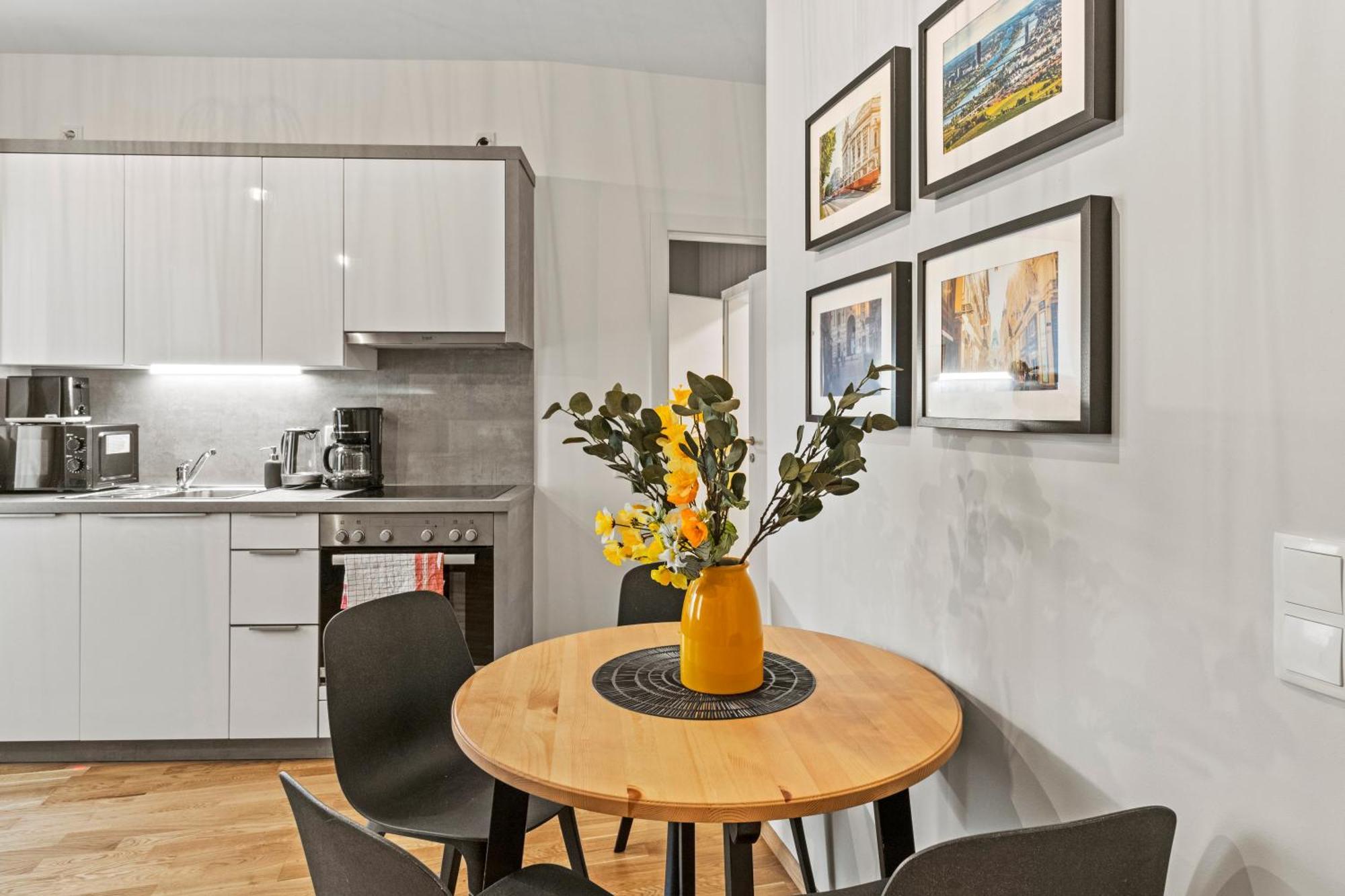 1 Min To Public Transport - 3 Min To Supermarket And Pharmacy - On-Site Parking For 19,90 Eur Відень Екстер'єр фото